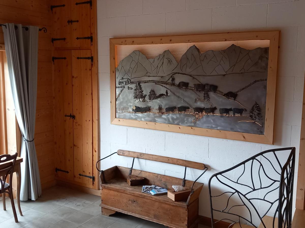 Les Abeilles Bed & Breakfast Romont ภายนอก รูปภาพ