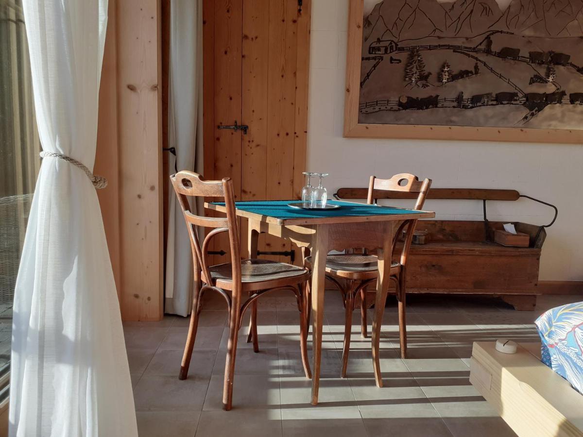 Les Abeilles Bed & Breakfast Romont ภายนอก รูปภาพ